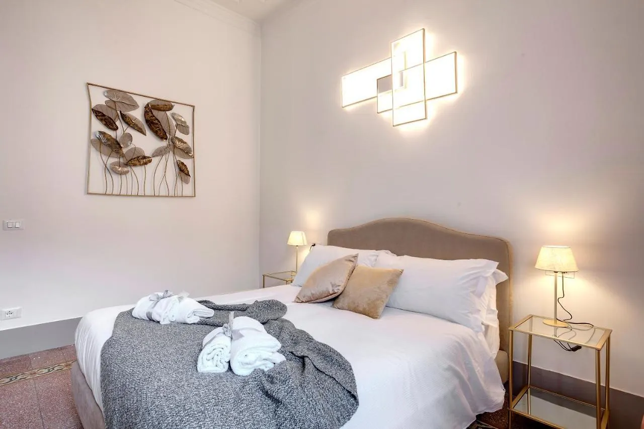 Magenta Apartment By Mamo Florence 0*,