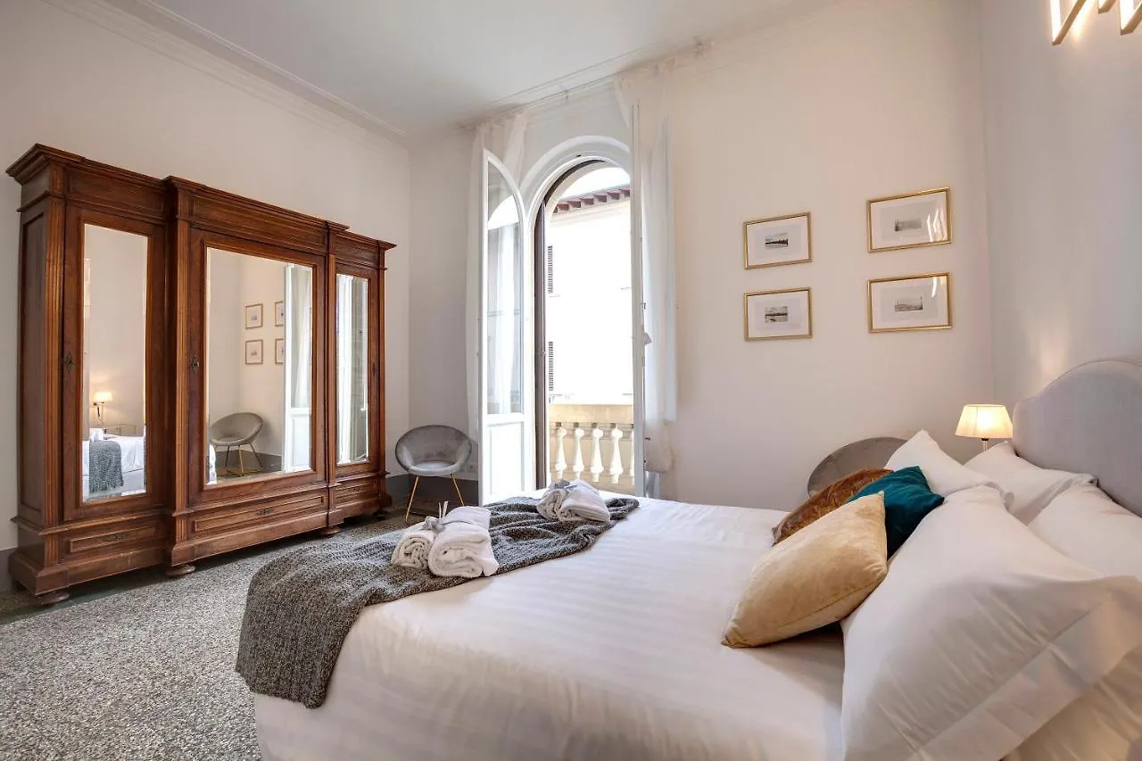 Magenta Apartment By Mamo Florence location