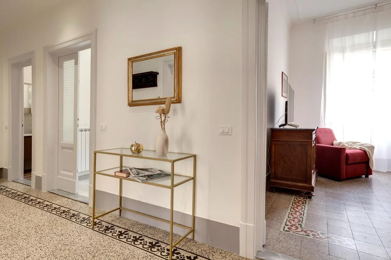 Magenta Apartment By Mamo Florence 0*,