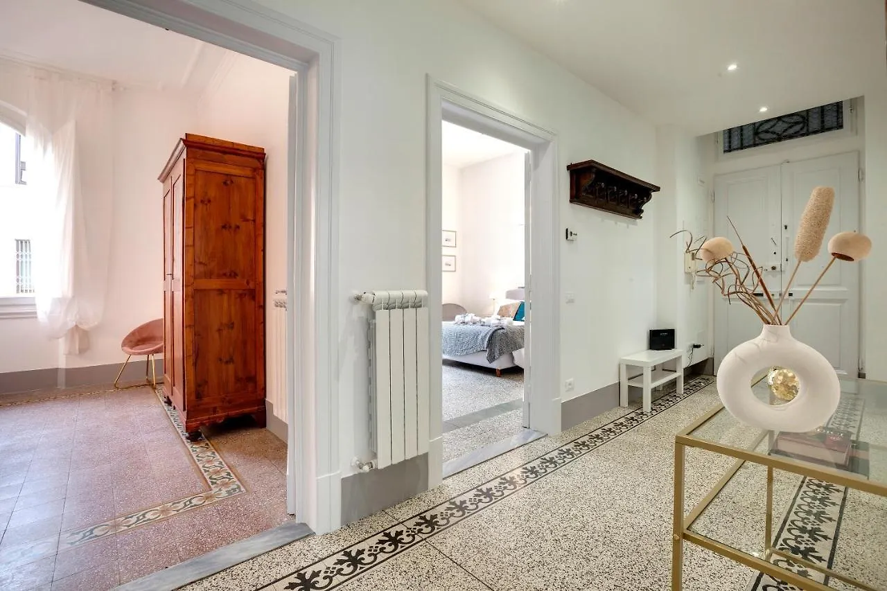Magenta Apartment By Mamo Florence Italy